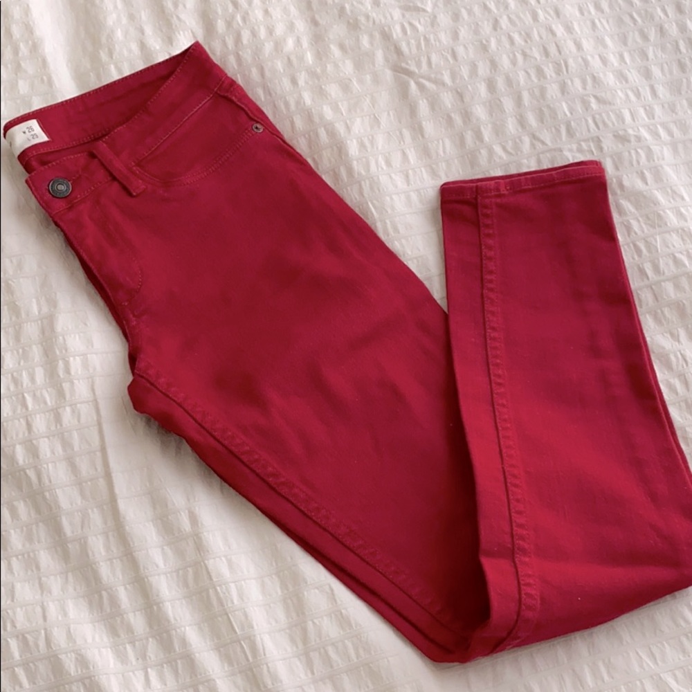 Red A&F pants